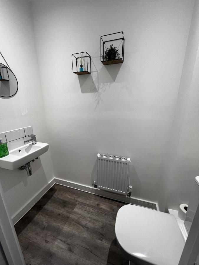 Apartment Erasmus House - 3 Bedrooms - Centre, Netflix, Wifi, Free Private Parking Derby