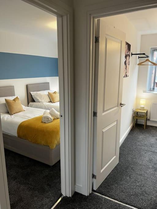 Erasmus House - 3 Bedrooms - Centre, Netflix, Wifi, Free Private Parking