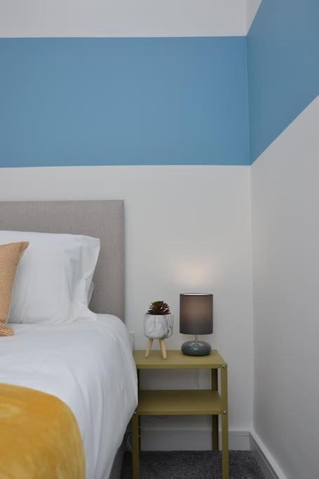 Erasmus House - 3 Bedrooms - Centre, Netflix, Wifi, Free Private Parking Derby