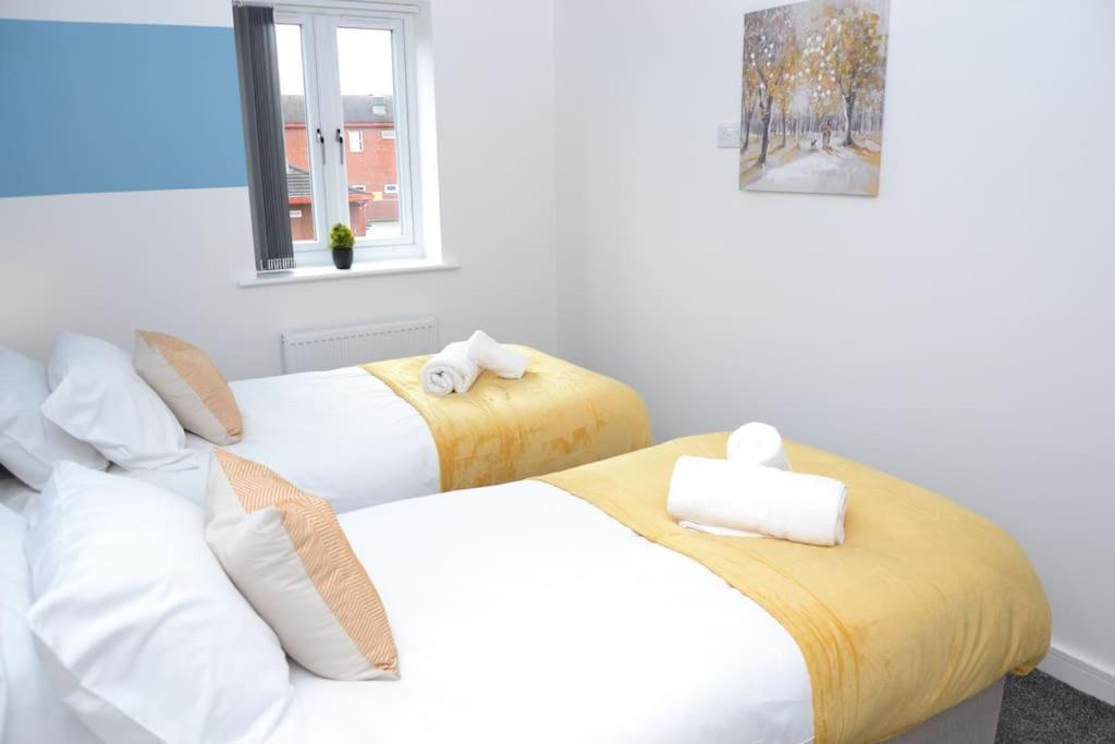 Apartment Erasmus House - 3 Bedrooms - Centre, Netflix, Wifi, Free Private Parking *